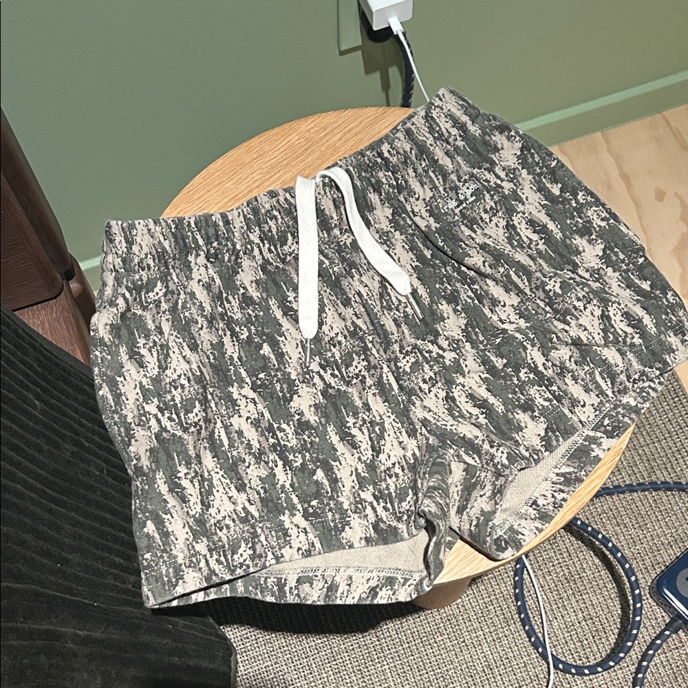 Rag&Bone Camouflage Shorts